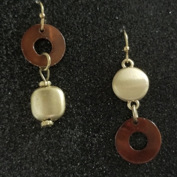 Asymetrical Necklace & FREE Earrings - Picture 2 of 3